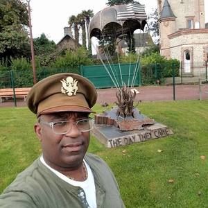 Meet your Posher, Marvin